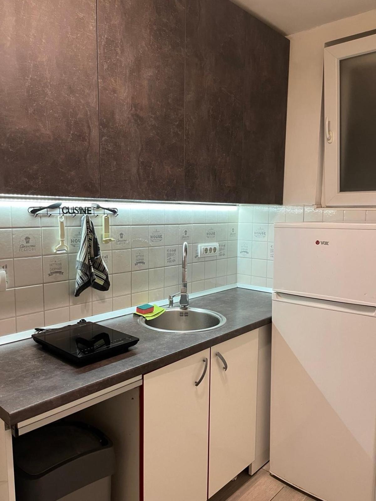 Lenny Apartment